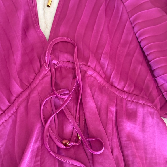 Free People Fuchsia Pleated Long Sleeve V-Neck Mini Dress size XS - Picture 3 of 6